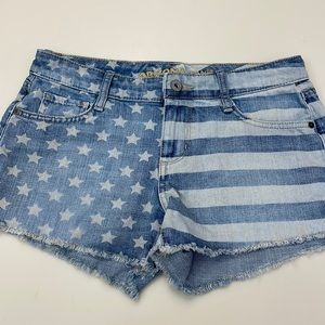ARIZONA JEAN COMPANY DENIM SHORTS